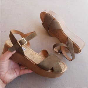 Gently used sandal